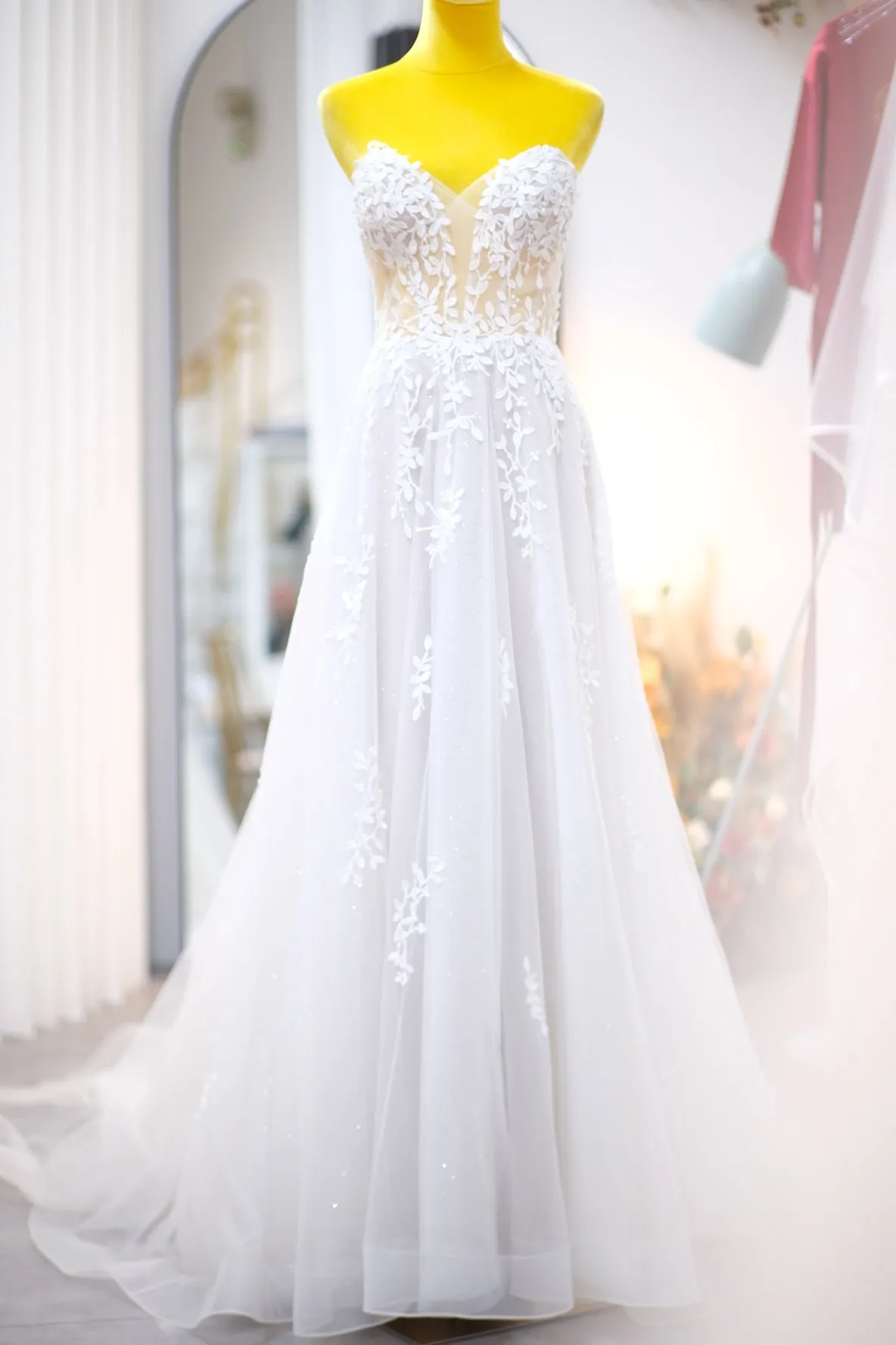 BG-WED-AME-10035 WEDDING GOWN LUX FABRIC, FULL FABRIC LACE SIZE S BUST 80-84 WAIST 66-68 HIPS 96
