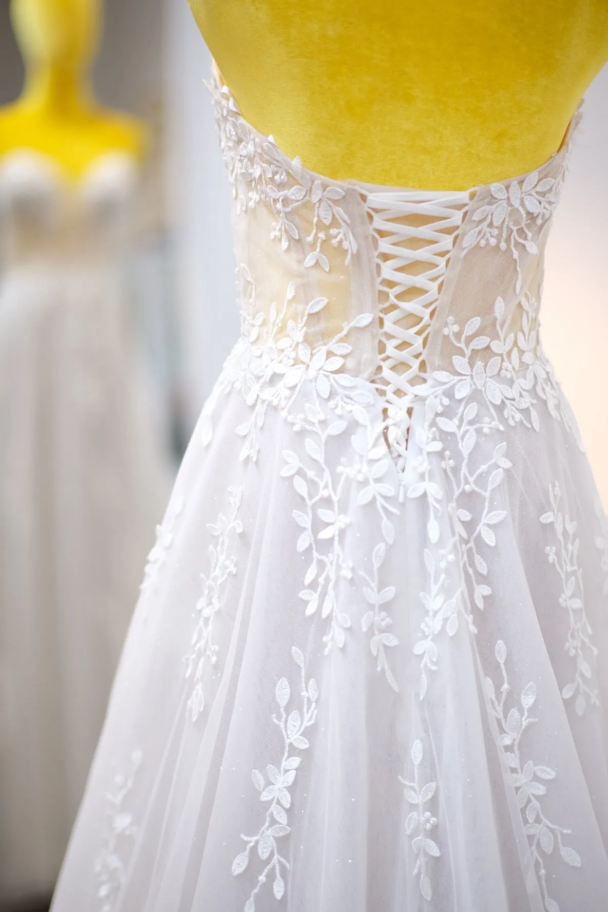 BG-WED-AME-10035 WEDDING GOWN LUX FABRIC, FULL FABRIC LACE SIZE S BUST 80-84 WAIST 66-68 HIPS 96