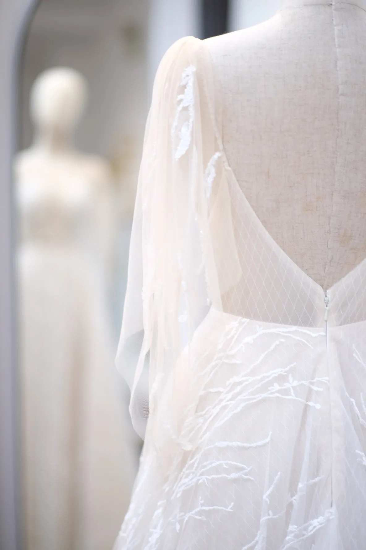 BG-WED-AME-10036 WEDDING GOWN LUX FABRIC, FULL FABRIC LACE SIZE S BUST 80-84 WAIST 66-68 HIPS 96