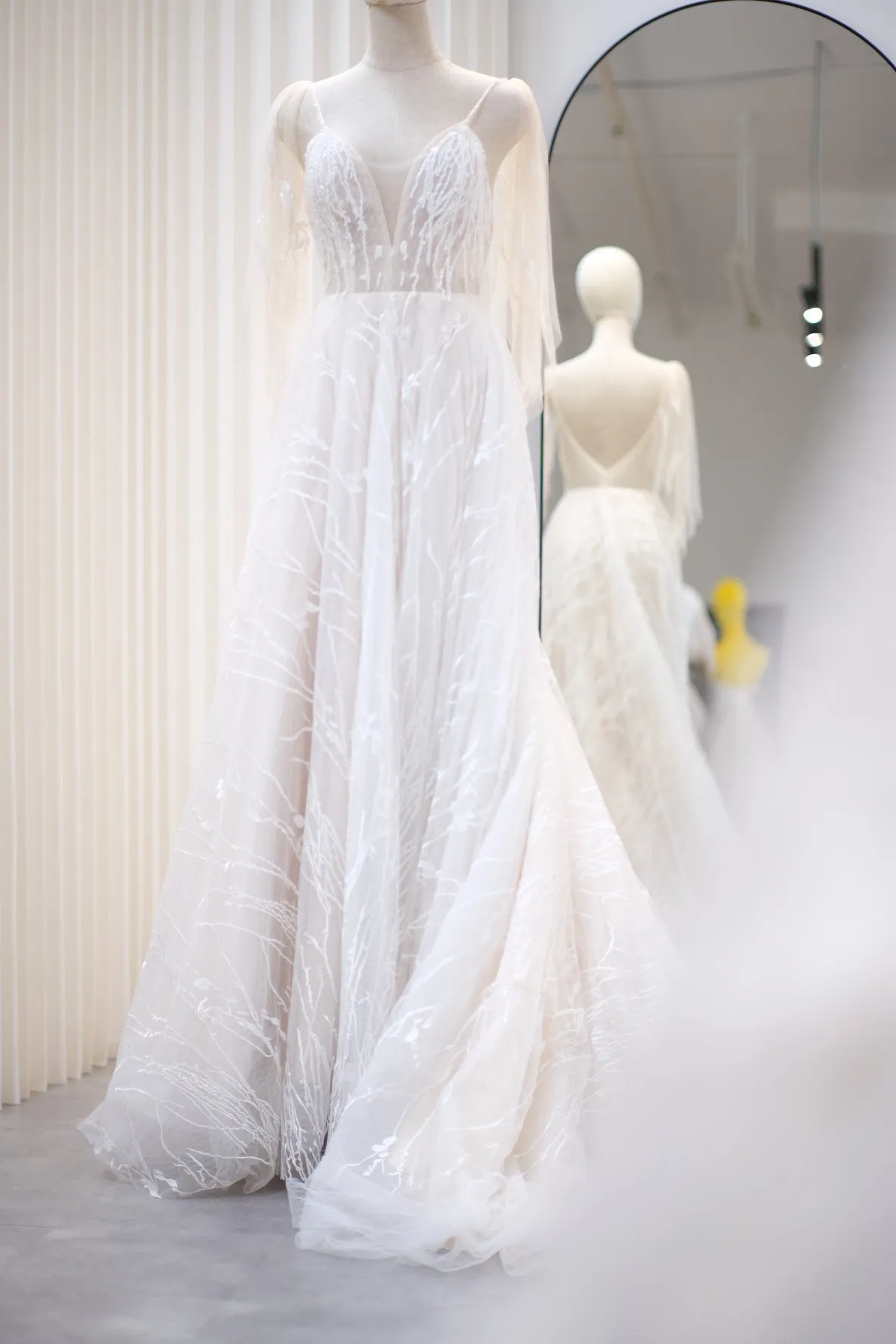 BG-WED-AME-10036 WEDDING GOWN LUX FABRIC, FULL FABRIC LACE SIZE S BUST 80-84 WAIST 66-68 HIPS 96