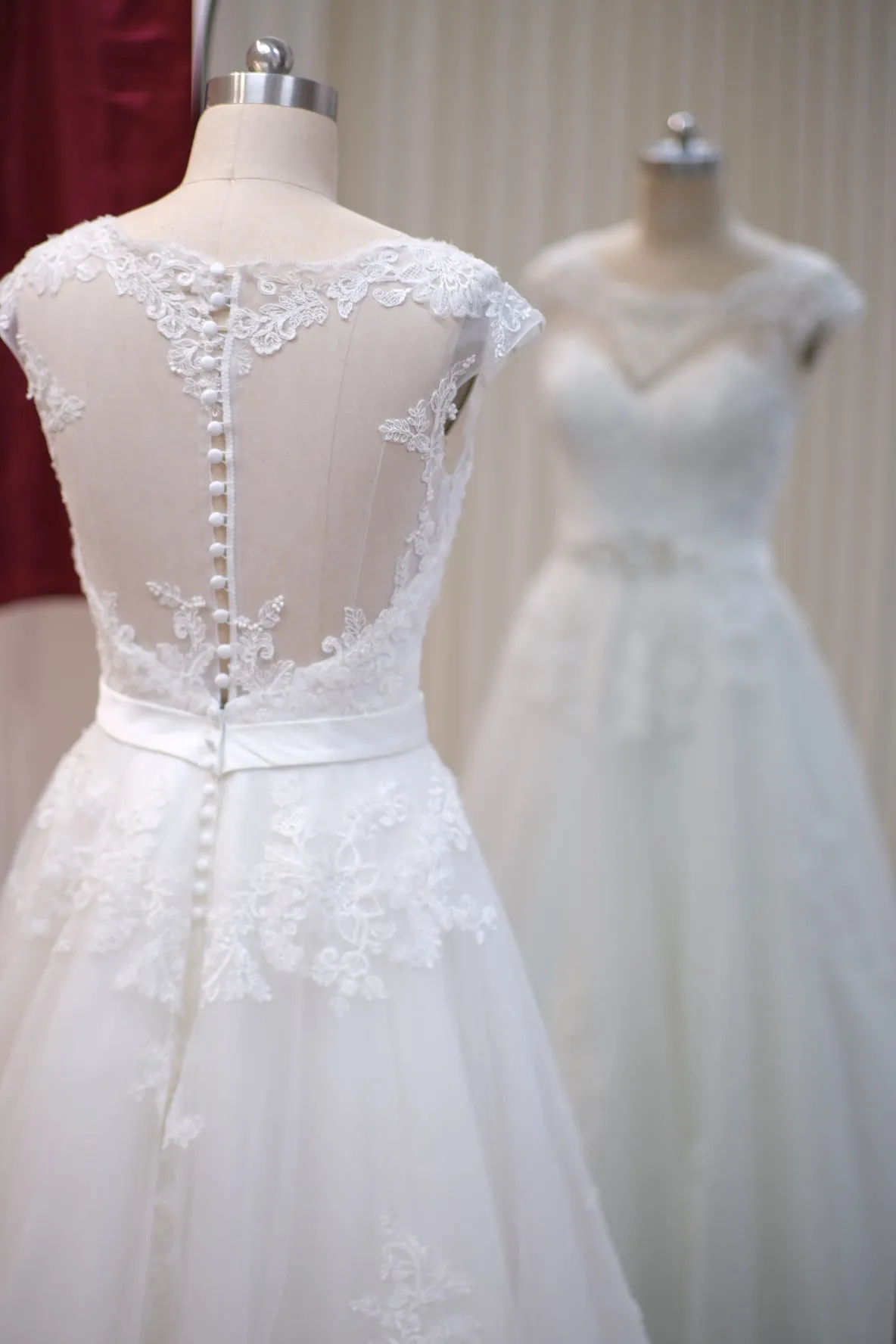 BG-WED-AME-10057 WEDDING GOWN LUX FABRIC Full Applique LACE WITH BEADED SIZE M BUST 84-86 WAIST 68-70