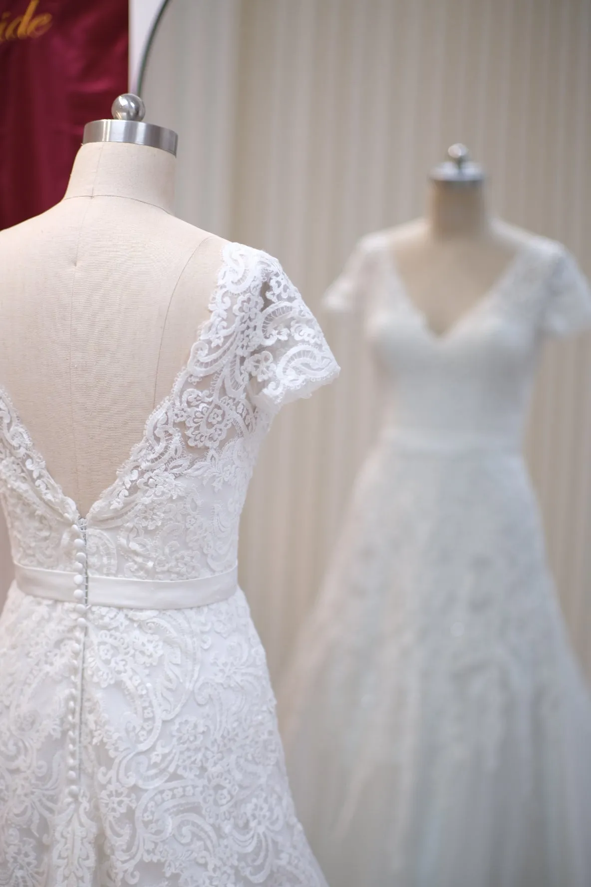 BG-WED-AME-10058 WEDDING GOWN LUX FABRIC Full Half LACE WITH BEADED SIZE M BUST 84-86 WAIST 68-70