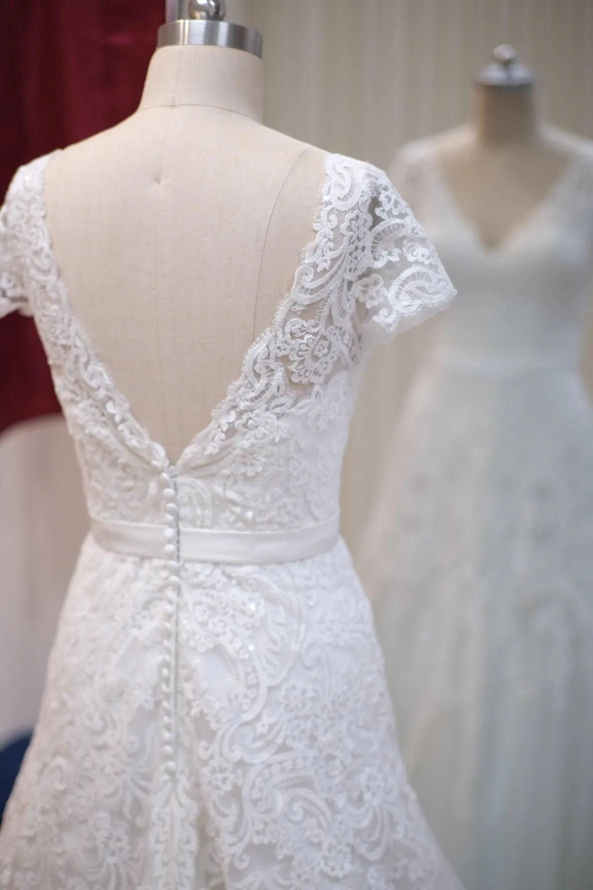 BG-WED-AME-10058 WEDDING GOWN LUX FABRIC Full Half LACE WITH BEADED SIZE M BUST 84-86 WAIST 68-70