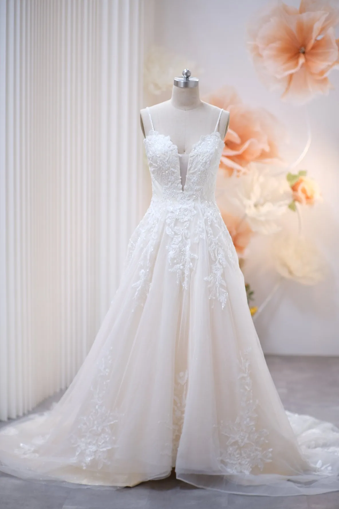 BG-WED-AME-10059 WEDDING GOWN LUX FABRIC Full Gliter WITH BEADED SIZE M BUST 84-86 WAIST 68-70