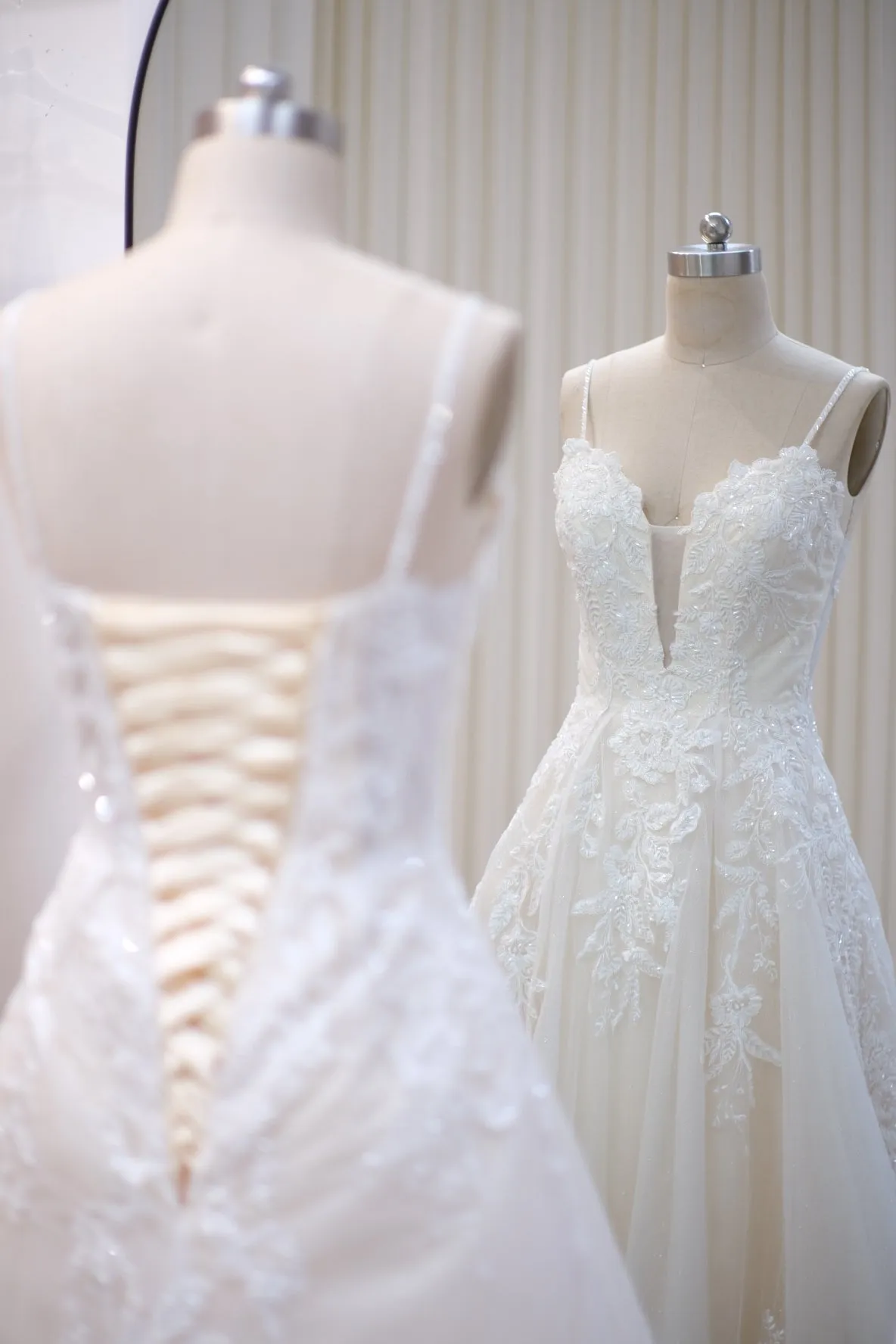 BG-WED-AME-10059 WEDDING GOWN LUX FABRIC Full Gliter WITH BEADED SIZE M BUST 84-86 WAIST 68-70