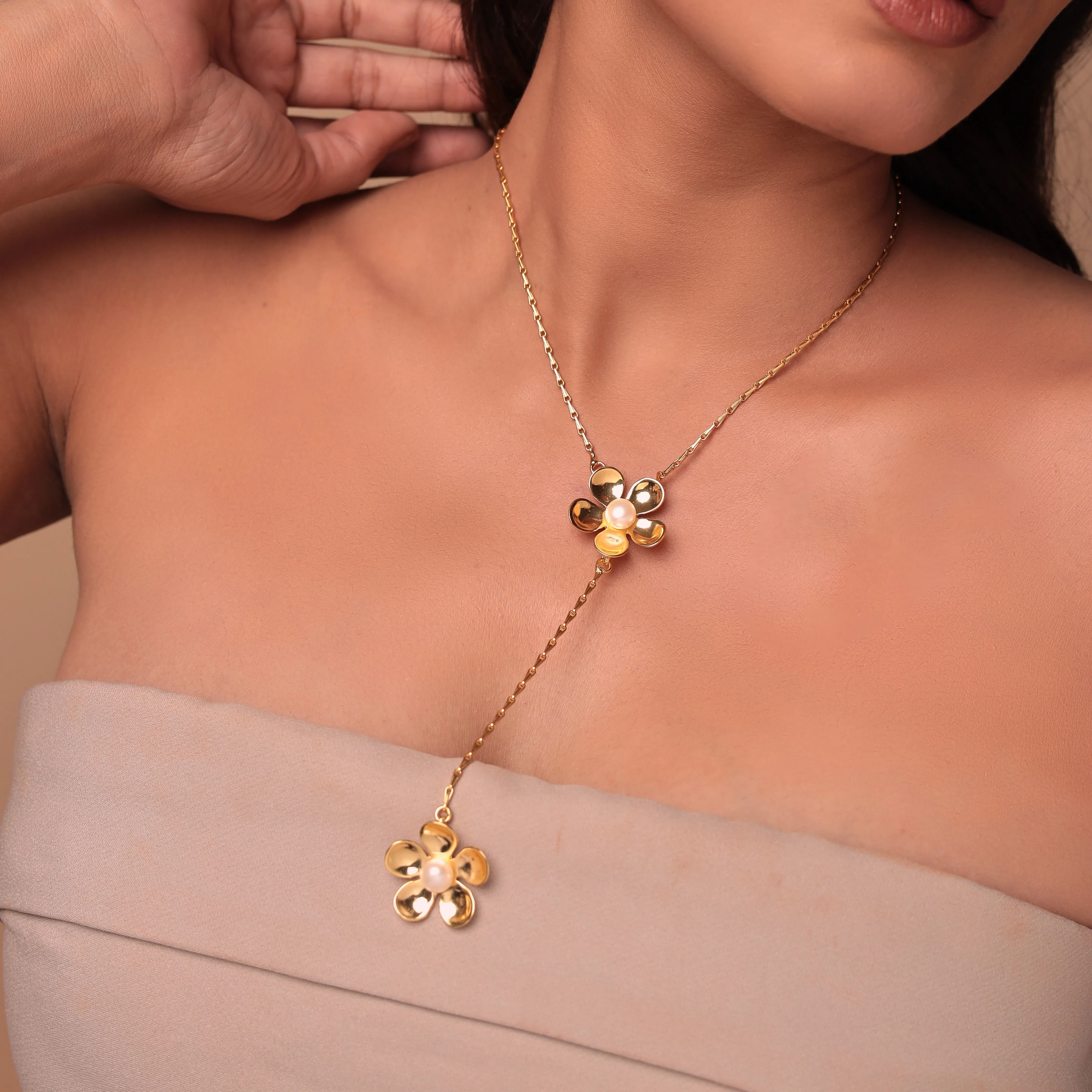 Butter-Cup Flower Tie Pendant (Small)